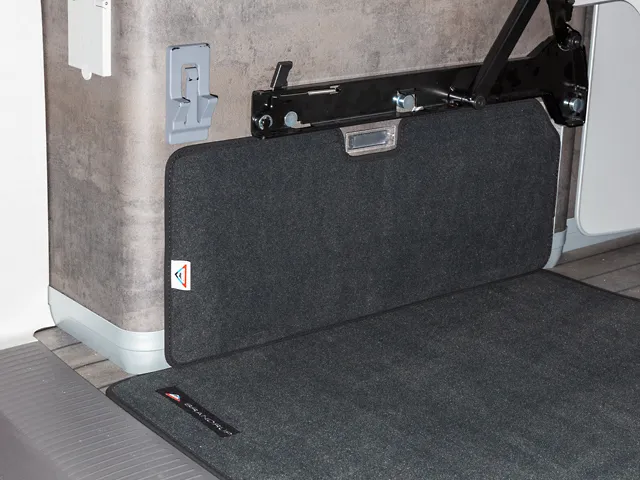 BRANDRUP® Schutzmatte für den Kleiderschrank im Heckladeraum links des VW T6.1 California Ocean/Coast, Design „Titanschwarz“