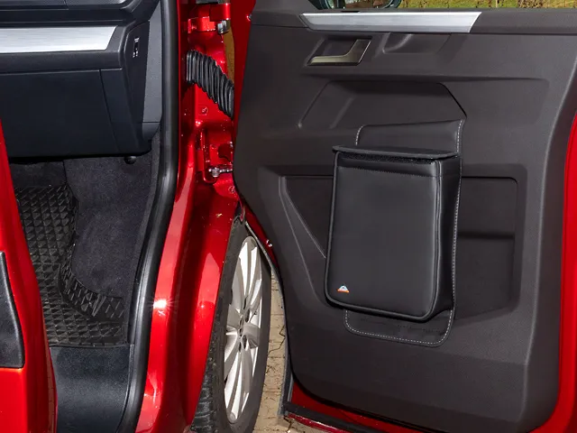 BRANDRUP® MULTIBOX für rechte Fahrerhaustür VW T6.1, Design „Leder Titanschwarz“