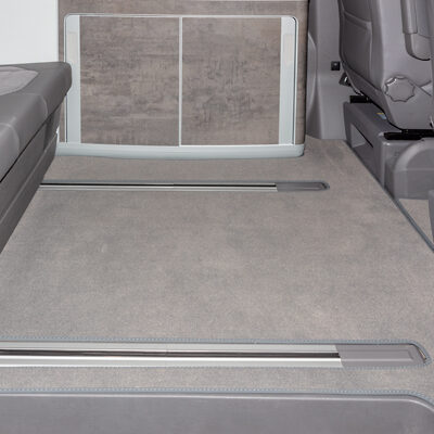 BRANDRUP® Veloursteppich für den Fahrgastraum des VW T6.1 California Ocean / Coast mit 3 Bodenschienen, Design „Palladium“